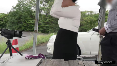 Mature Woman with Curvy Body and Bold Charm Shows off Her Alluring Moves in a Heated Session 1st
